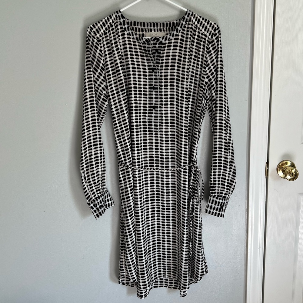 LOFT LS dress with front buttons + tie